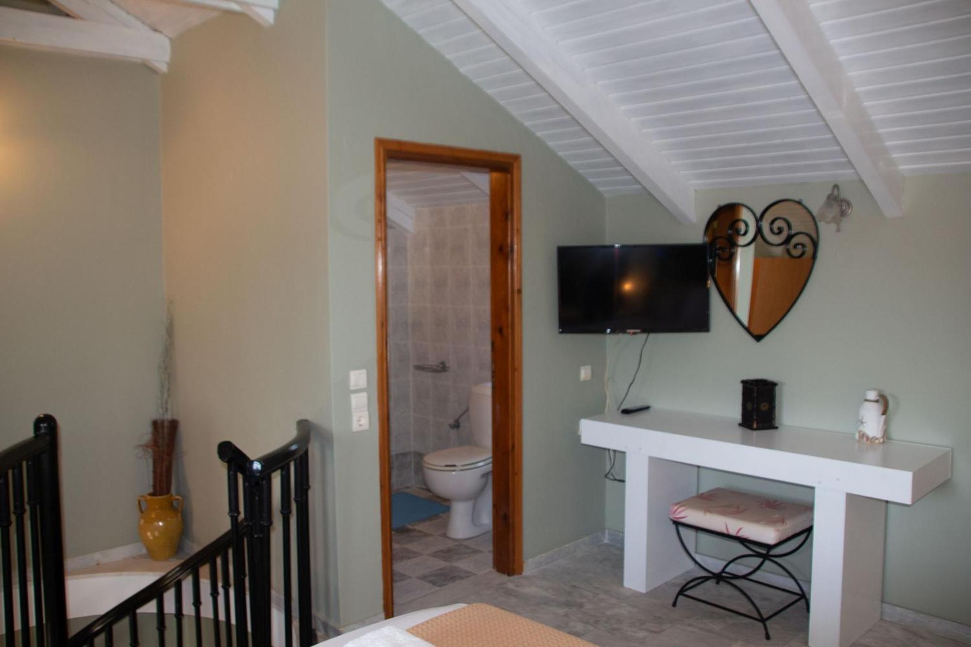 Avesta Apartments - 200M From The Beach Vasilikos  Bilik gambar